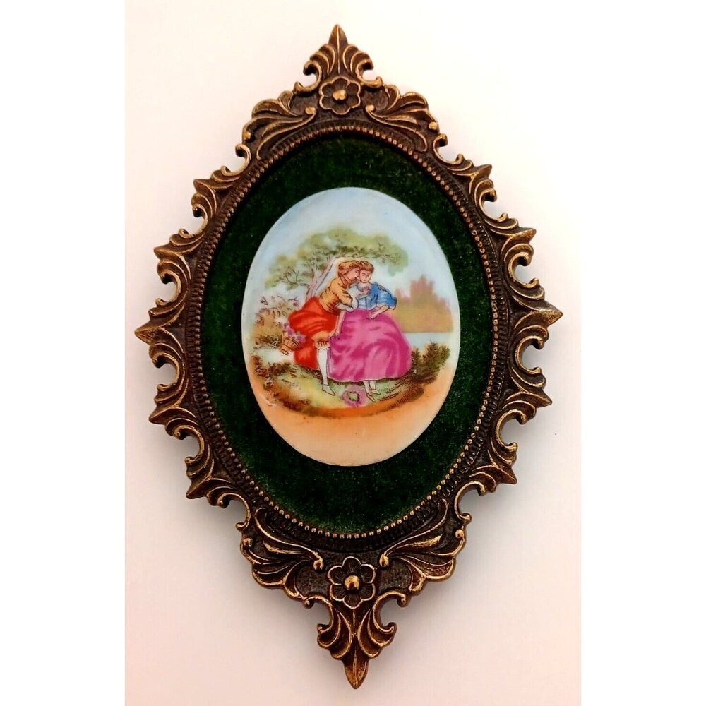 Vintage Fragonard Couple Cameo Ornate Frame Wall Plaque Made in Italy Decor